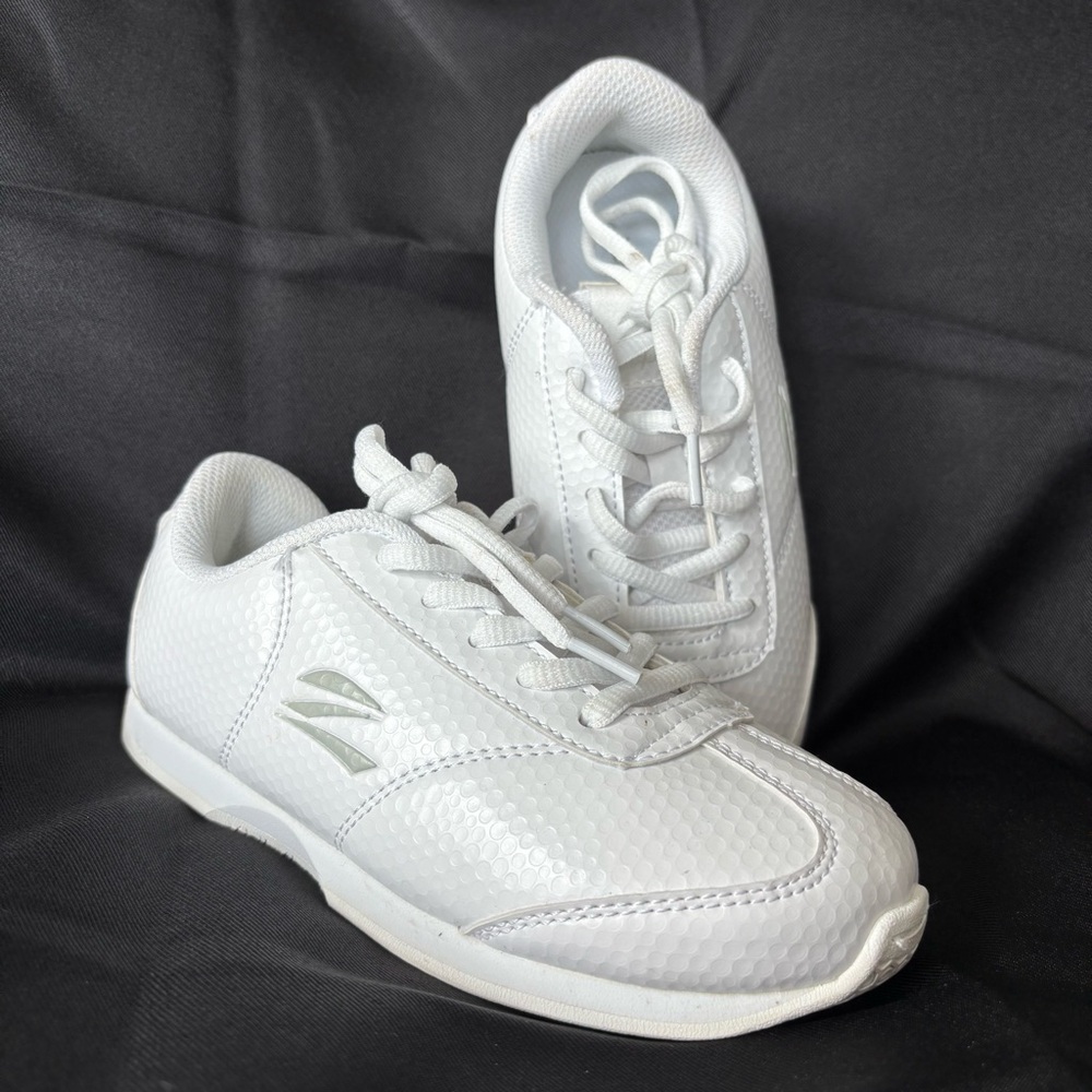 NWT Zephz “Butterfly” Tumble Cheerleading Shoes • Youth 1 • White